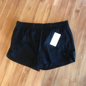 Athleta Racer Run Short 4.5” -Black - XL